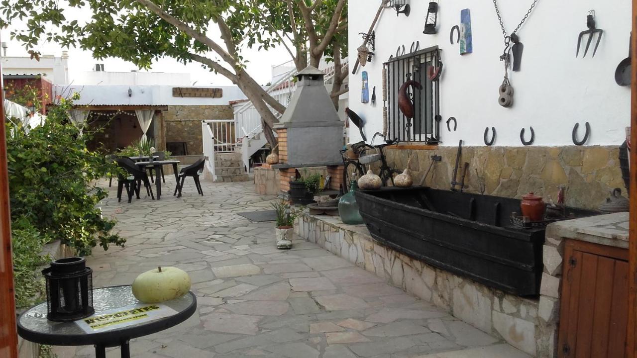 La Llar De Laura Pension El Poble Nou del Delta Buitenkant foto