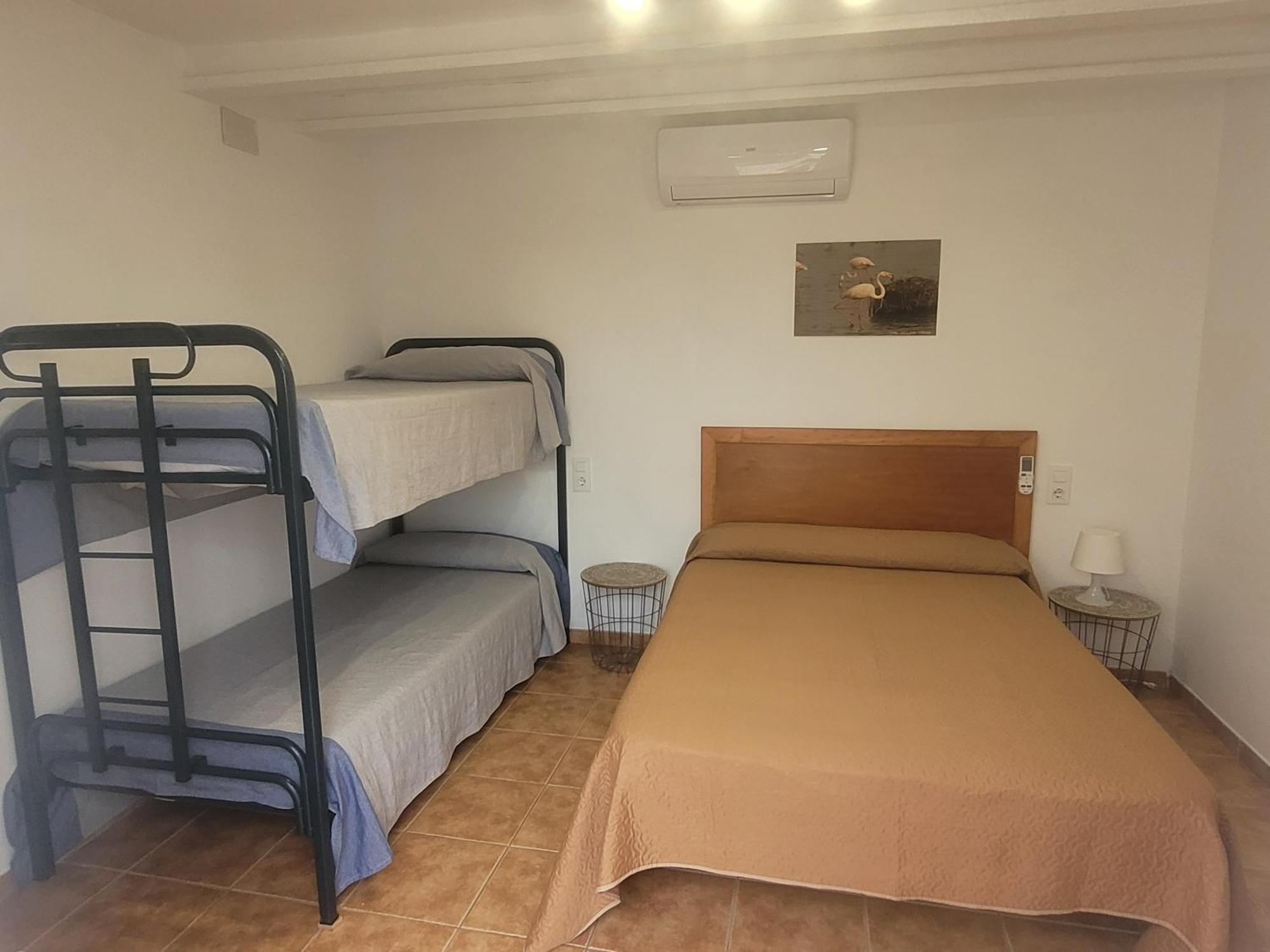 La Llar De Laura Pension El Poble Nou del Delta Buitenkant foto